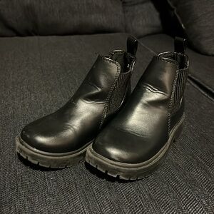 Toddler old navy black chunky boots
